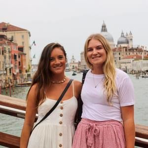 Meet your Posher, Aesha